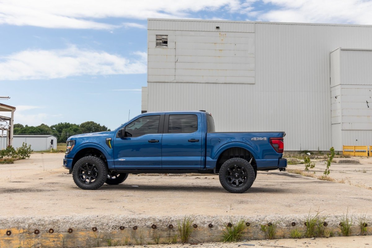 Ford F-150 Suspension Lift Kit - Rough Country - 3 Inch Lift Kit, Forged UCA - '21-'26